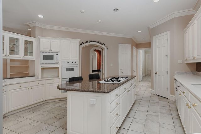 2 Wexford Court, Houston, TX 77024