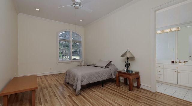 2 Wexford Court, Houston, TX 77024