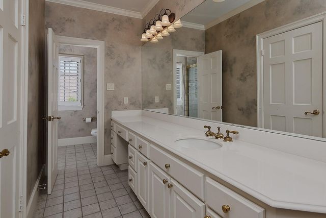 2 Wexford Court, Houston, TX 77024