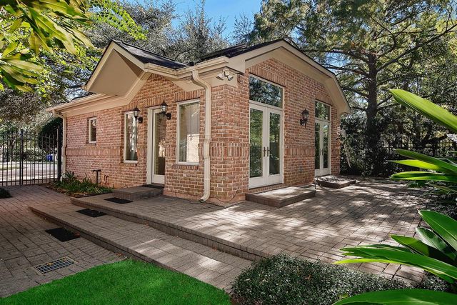 2 Wexford Court, Houston, TX 77024