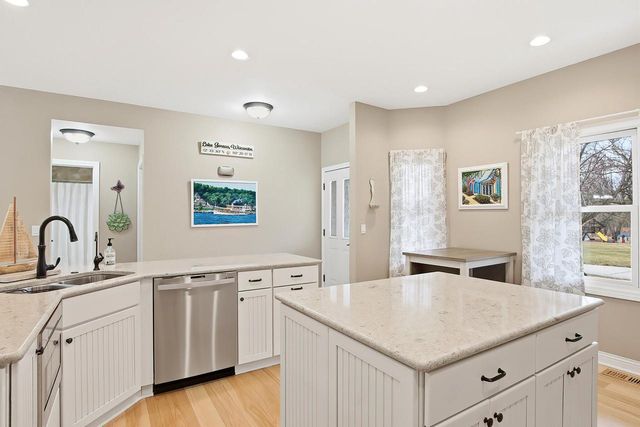 1121 Rolling LANE, Lake Geneva, WI 53147