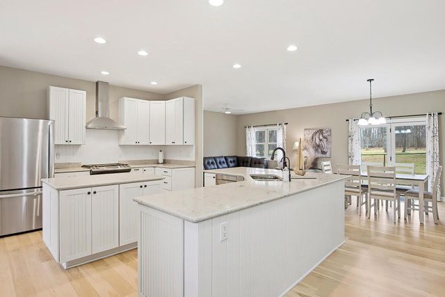 1121 Rolling LANE, Lake Geneva, WI 53147