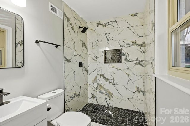 415 Kimmswick Road, Charlotte, NC 28214