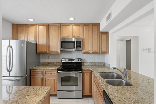 6210 SUN BOULEVARD 211, St Petersburg, FL 33715