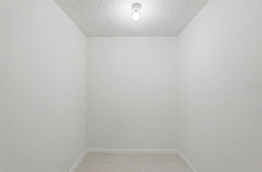 Image 18 of property listing at 6210 SUN BOULEVARD 211, St Petersburg, FL 33715