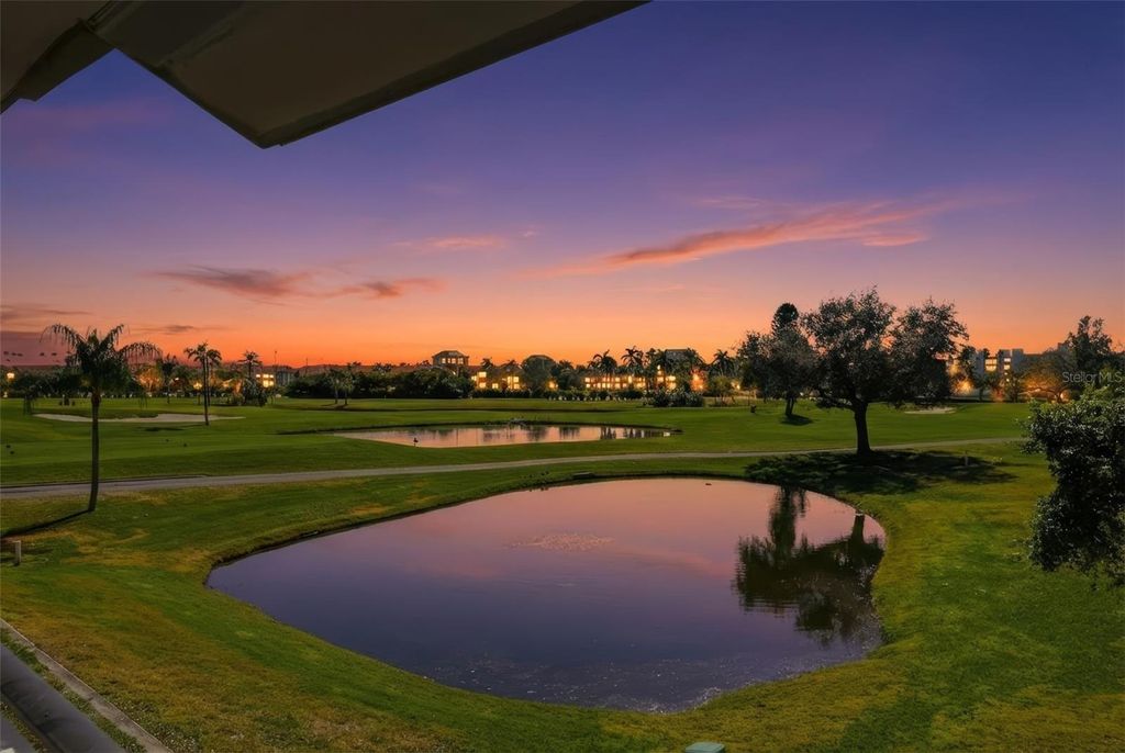 Image 3 of property listing at 6210 SUN BOULEVARD 211, St Petersburg, FL 33715