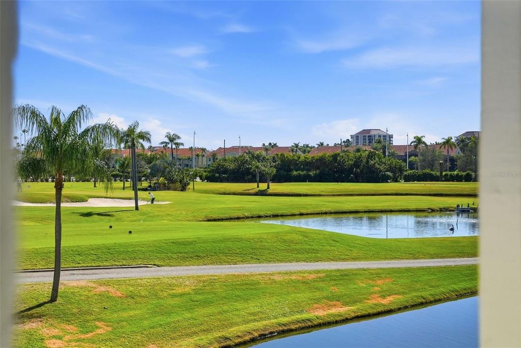 Image 22 of property listing at 6210 SUN BOULEVARD 211, St Petersburg, FL 33715