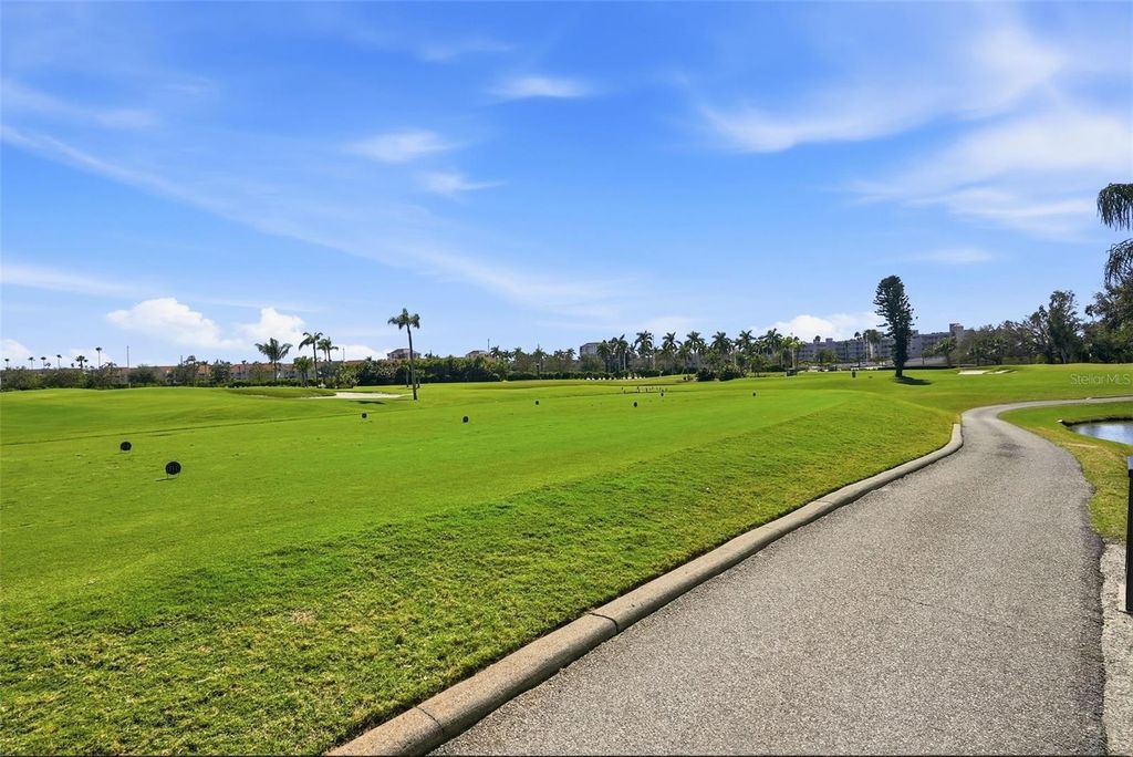 Image 23 of property listing at 6210 SUN BOULEVARD 211, St Petersburg, FL 33715