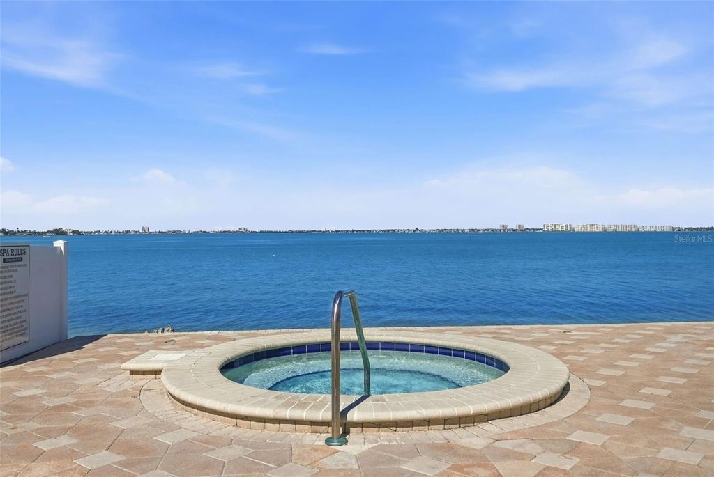 Image 26 of property listing at 6210 SUN BOULEVARD 211, St Petersburg, FL 33715