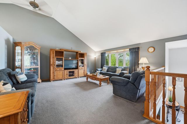 8620 W 92nd Lane, St. John, IN 46373