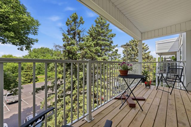 122 Demont Avenue E 370, Little Canada, MN 55117