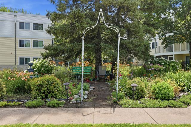 122 Demont Avenue E 370, Little Canada, MN 55117