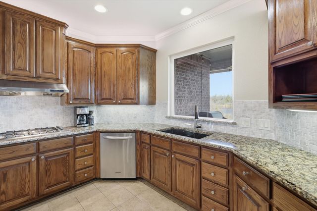 411 Fountain Side Drive, Euless, TX 76039