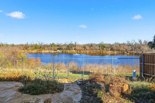 411 Fountain Side Drive, Euless, TX 76039