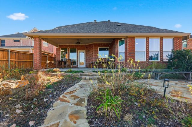 411 Fountain Side Drive, Euless, TX 76039