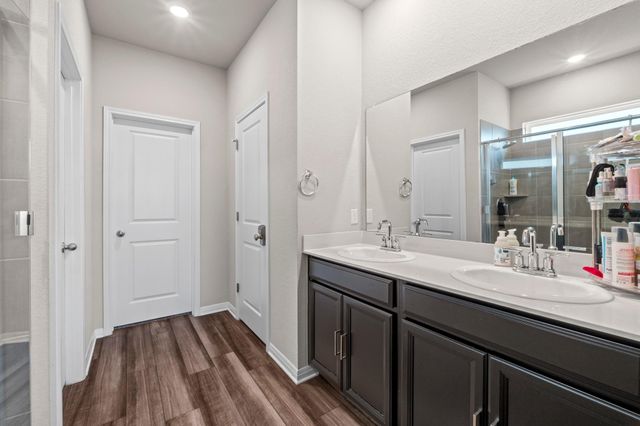 520 Longmount CV, Liberty Hill, TX 78642