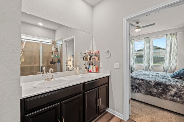 520 Longmount CV, Liberty Hill, TX 78642