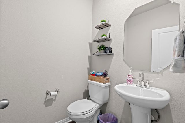 520 Longmount CV, Liberty Hill, TX 78642