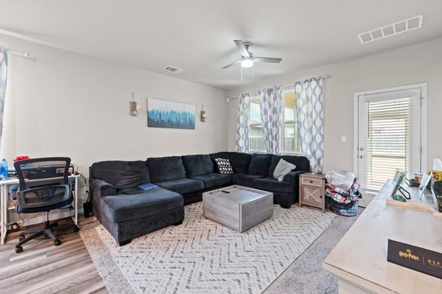 520 Longmount CV, Liberty Hill, TX 78642