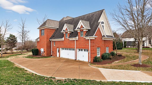 1273 Potter Ln, Gallatin, TN 37066