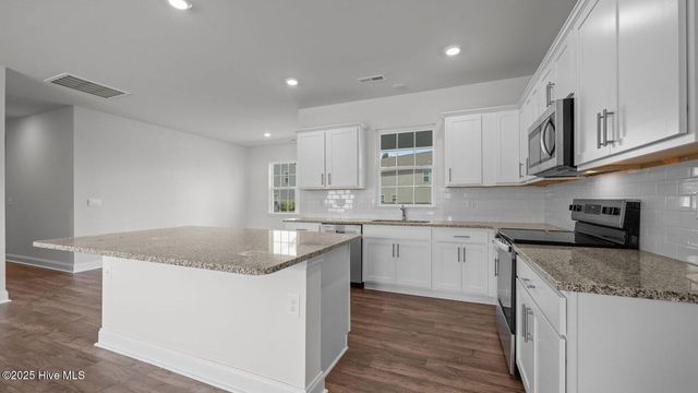 235 Lake Tyler Drive, New Bern, NC 28560