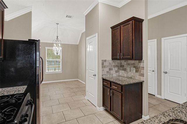 2762 Donellan Dr, Houston, TX 77088