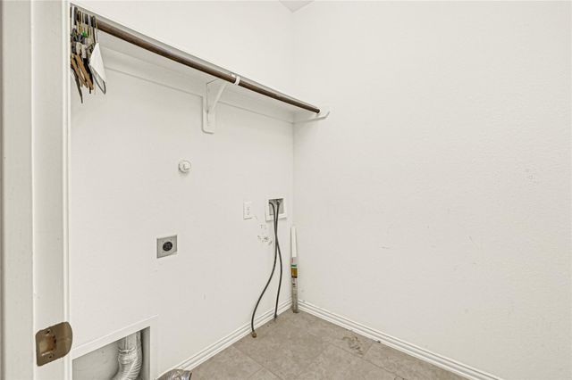 2762 Donellan Dr, Houston, TX 77088