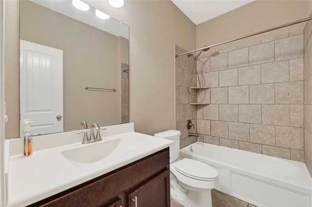 2762 Donellan Dr, Houston, TX 77088