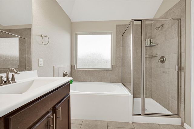 2762 Donellan Dr, Houston, TX 77088