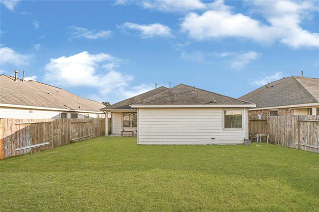 2762 Donellan Dr, Houston, TX 77088