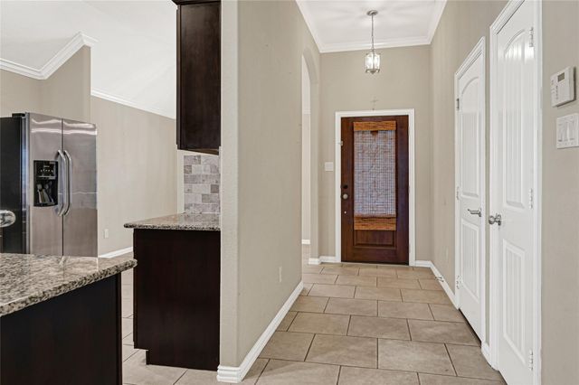 2762 Donellan Dr, Houston, TX 77088