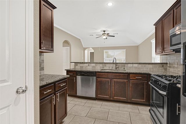 2762 Donellan Dr, Houston, TX 77088