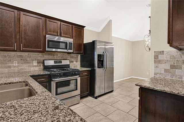 2762 Donellan Dr, Houston, TX 77088