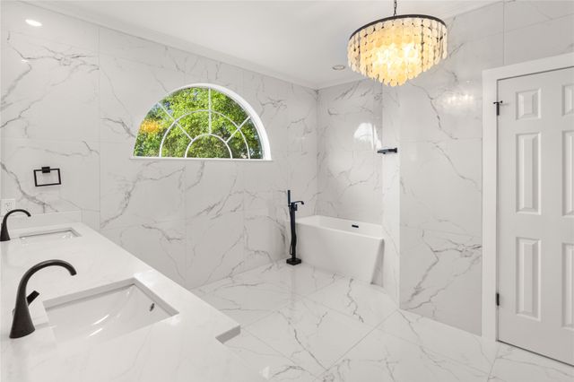 7323 Highland Heather Lane, Dallas, TX 75248