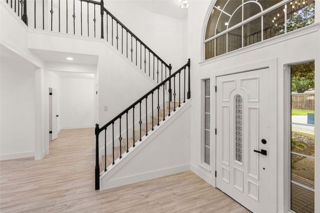 7323 Highland Heather Lane, Dallas, TX 75248