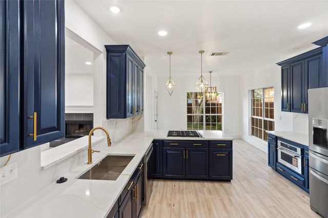 7323 Highland Heather Lane, Dallas, TX 75248