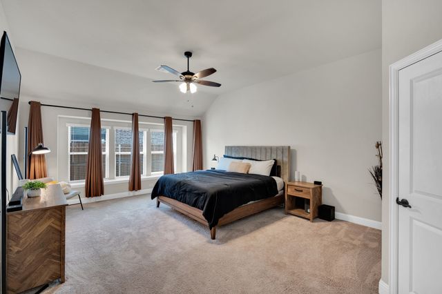 208 Claywood Drive, Glenn Heights, TX 75154