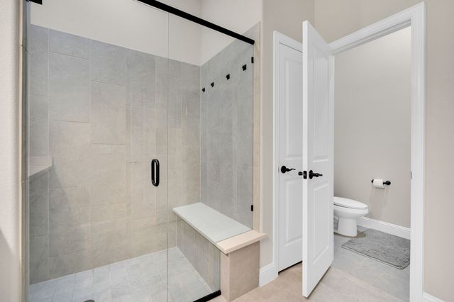 208 Claywood Drive, Glenn Heights, TX 75154