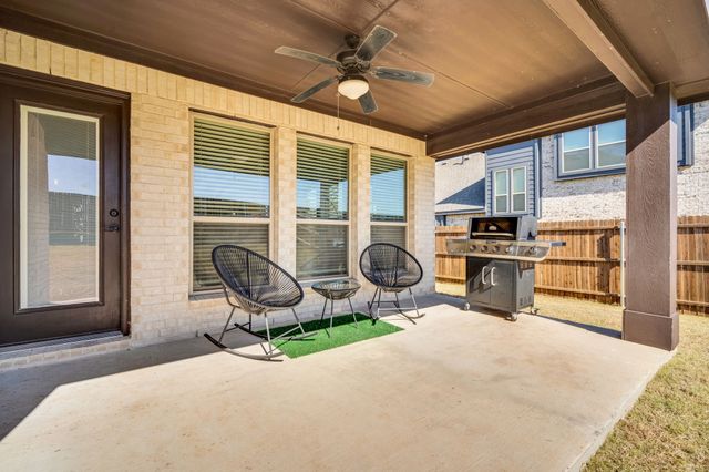 208 Claywood Drive, Glenn Heights, TX 75154