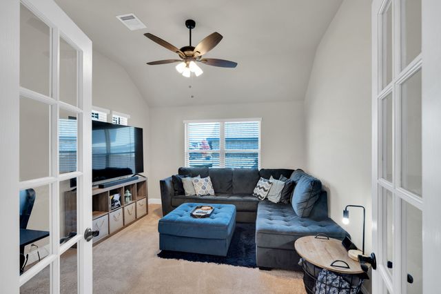 208 Claywood Drive, Glenn Heights, TX 75154