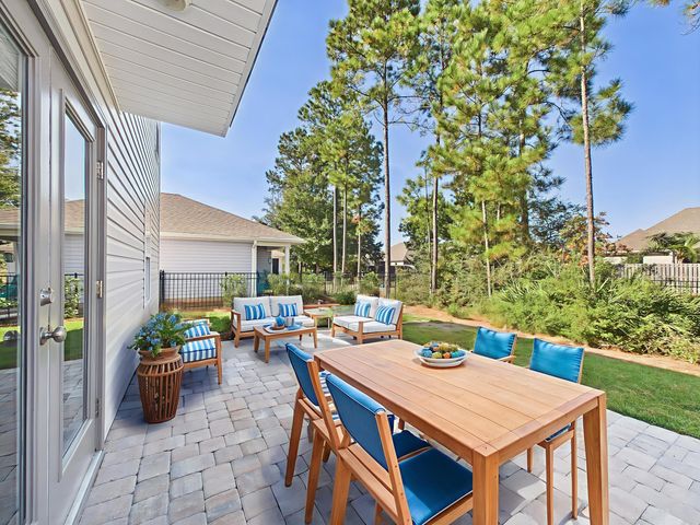 691 Earl Godwin Road, Freeport, FL 32439