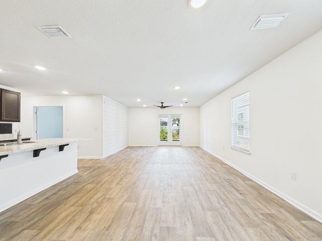 691 Earl Godwin Road, Freeport, FL 32439