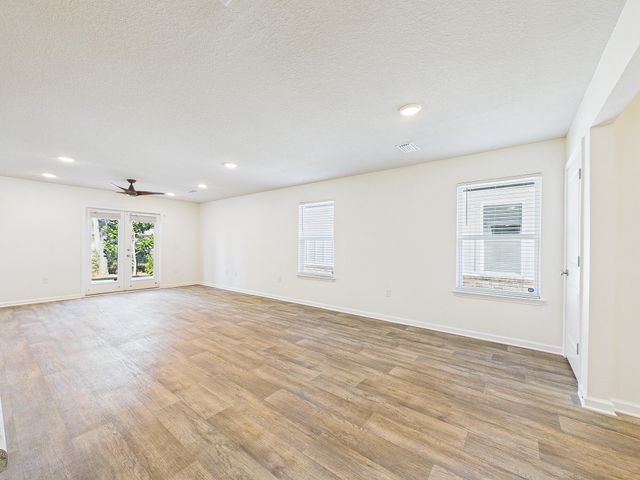 691 Earl Godwin Road, Freeport, FL 32439