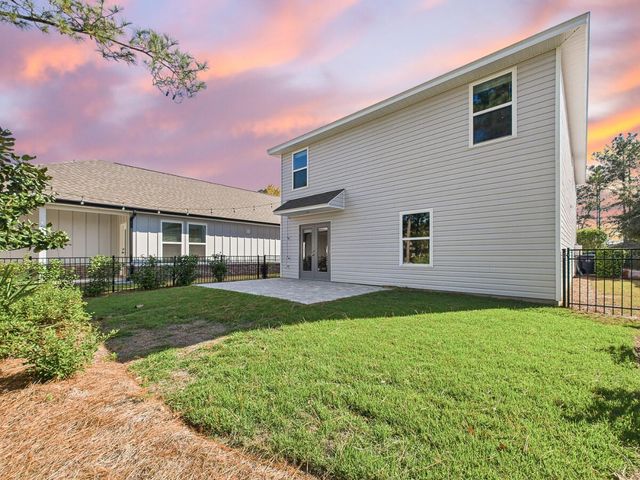 691 Earl Godwin Road, Freeport, FL 32439