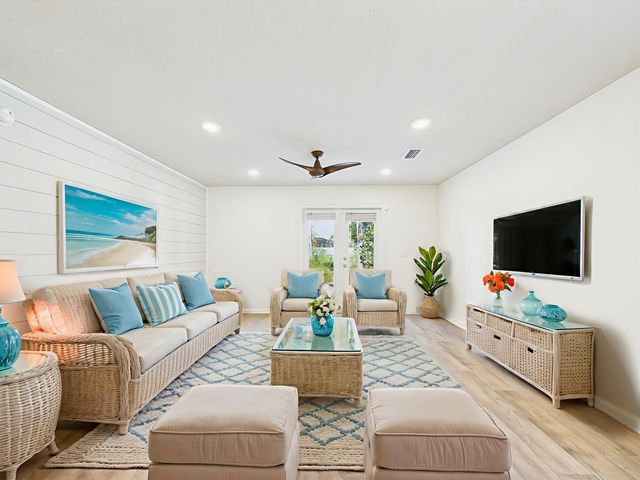 691 Earl Godwin Road, Freeport, FL 32439