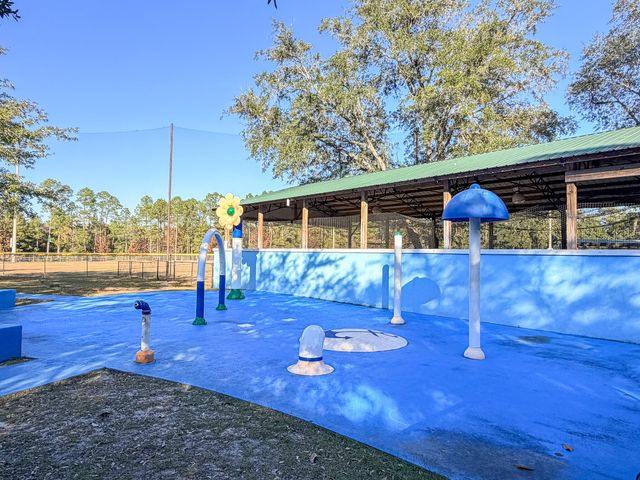 691 Earl Godwin Road, Freeport, FL 32439