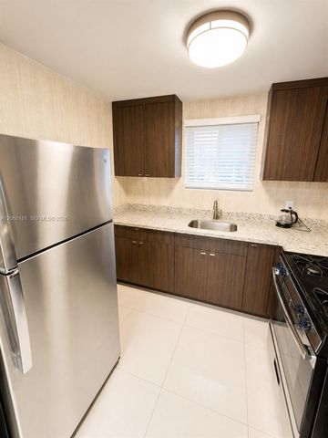 1025 94th St 12, Bay Harbor Islands, FL 33154