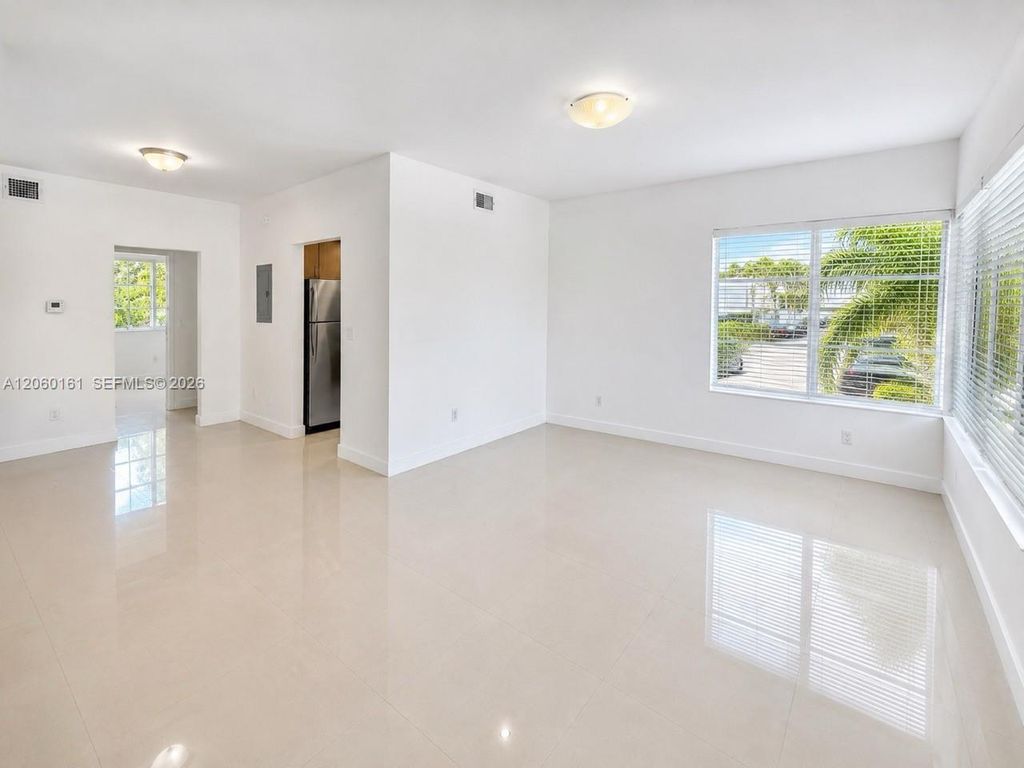 1025 94th St 12, Bay Harbor Islands, FL 33154