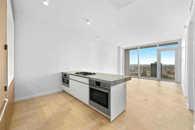 313 W 17th ST 2402, Austin, TX 78701