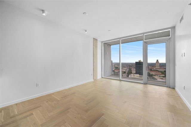 313 W 17th ST 2402, Austin, TX 78701